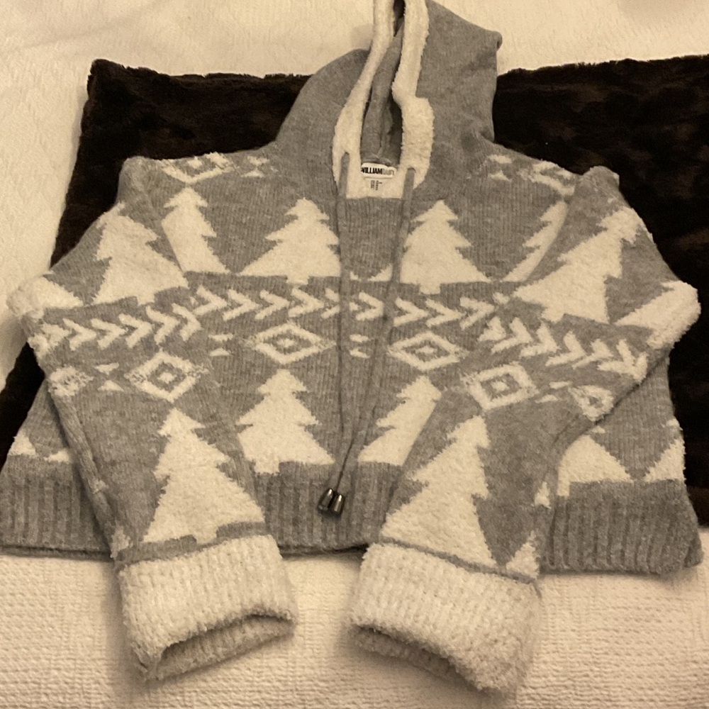 William Rast hoodie sweater. Soft fabric. Like new. Size medium.